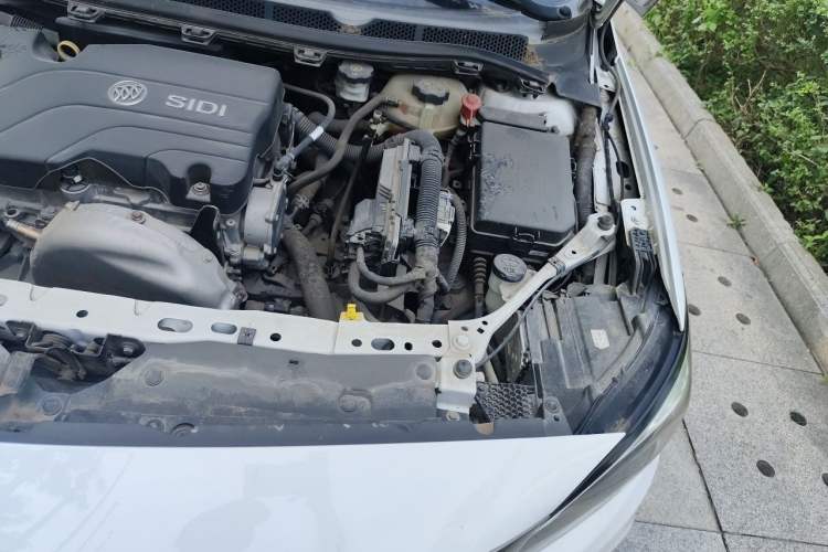 Used Buick Verano 2018 Sedan 15S Automatic Entry Model Engine Bay Left