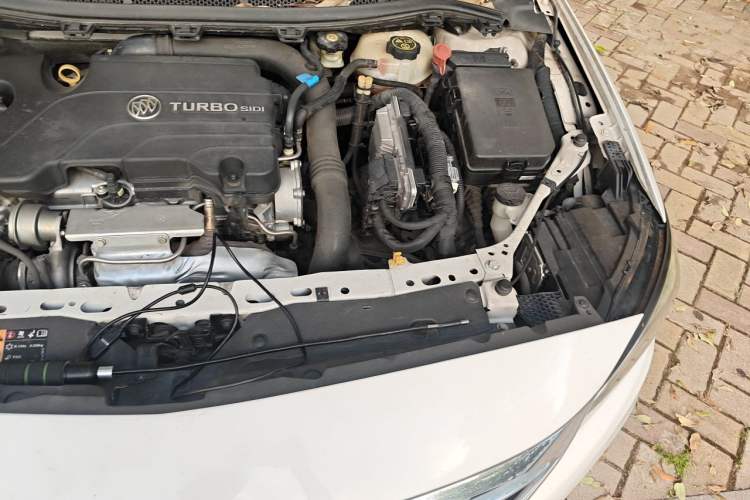 Used Buick Verano 2018 Sedan 20T Dual-Clutch Leading Model Engine Bay Left