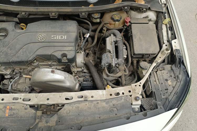 Used Buick Verano 2018 Sedan 15S Automatic Leading Model Engine Bay Left