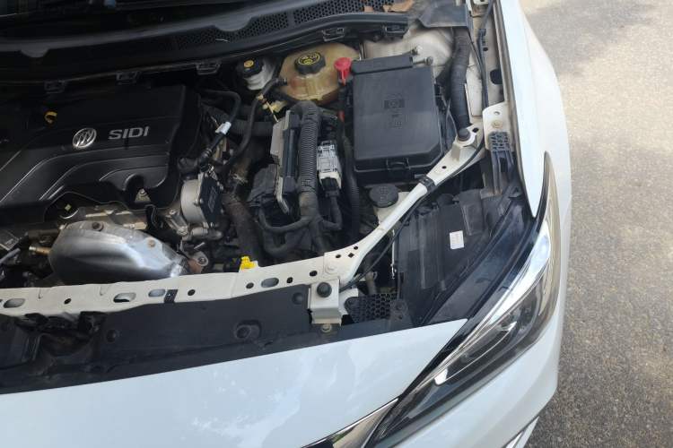 Used Buick Verano 2018 Sedan 15S Automatic Entry Model Engine Bay Left