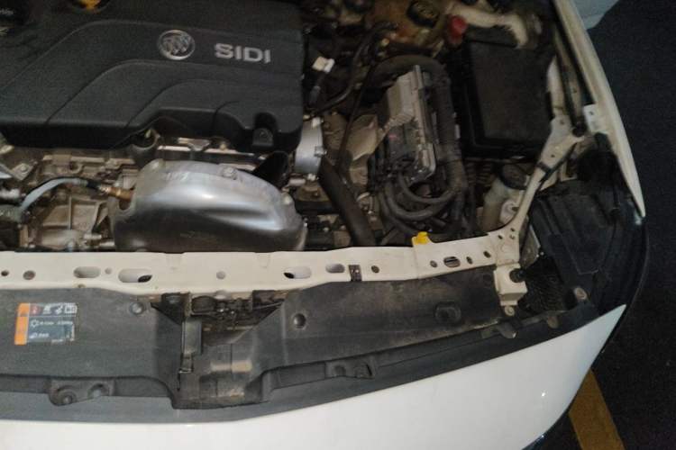 Used Buick Verano 2018 Sedan 15S Automatic Leading Model Engine Bay Left