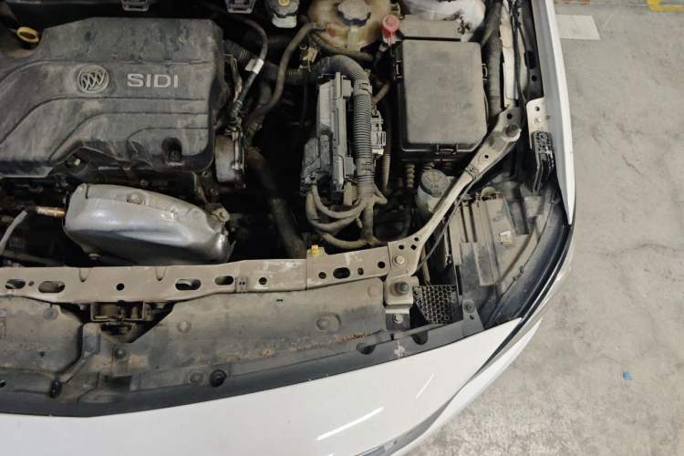Used Buick Verano 2018 Sedan 15S Automatic Leading Model Engine Bay Left