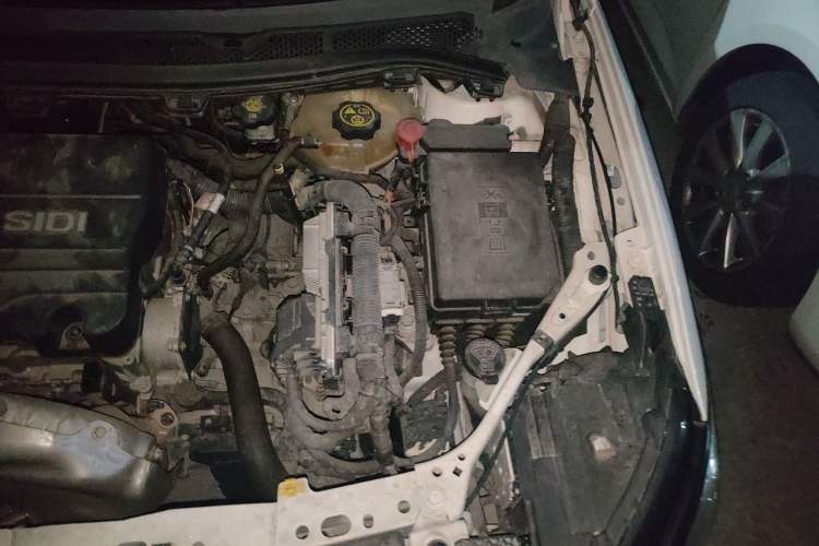 Used Buick Verano 2018 Sedan 15S Automatic Leading Model Engine Bay Left