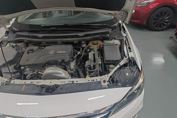 Used Buick Verano 2018 Sedan 15S Automatic Entry Model Engine Bay Left