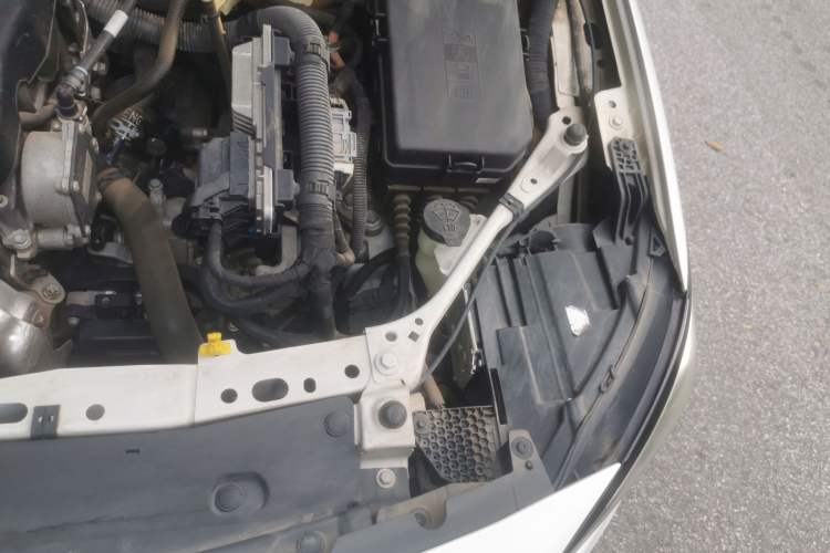 Used Buick Verano 2018 Sedan 15S Automatic Entry Model Engine Bay Left