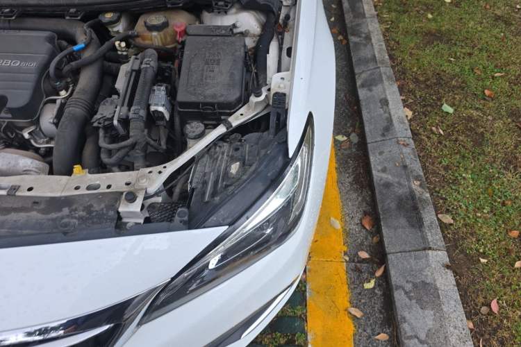 Used Buick Verano 2018 Sedan 20T Dual-Clutch Elite Model Engine Bay Left