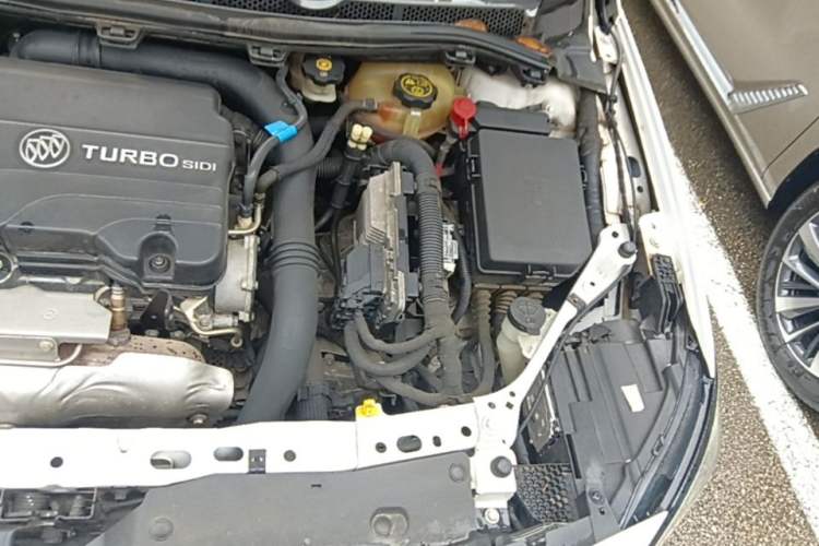 Used Buick Verano 2018 Sedan 20T Dual-Clutch Elite Model Engine Bay Left