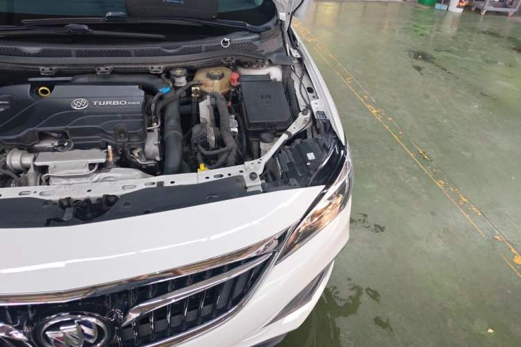 Used Buick Verano 2018 Sedan 20T Dual-Clutch Leading Model Engine Bay Left
