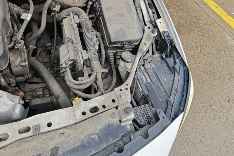 Used Buick Verano 2018 Sedan 15S Automatic Leading Model Engine Bay Left
