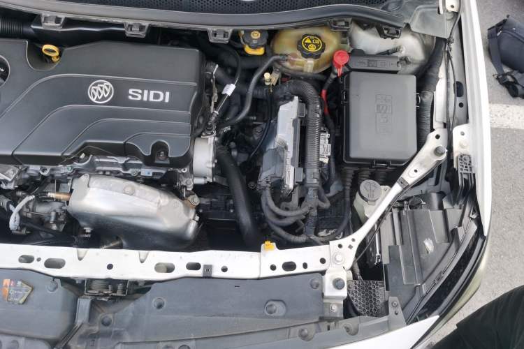 Used Buick Verano 2018 Sedan 15S Automatic Leading Model Engine Bay Left