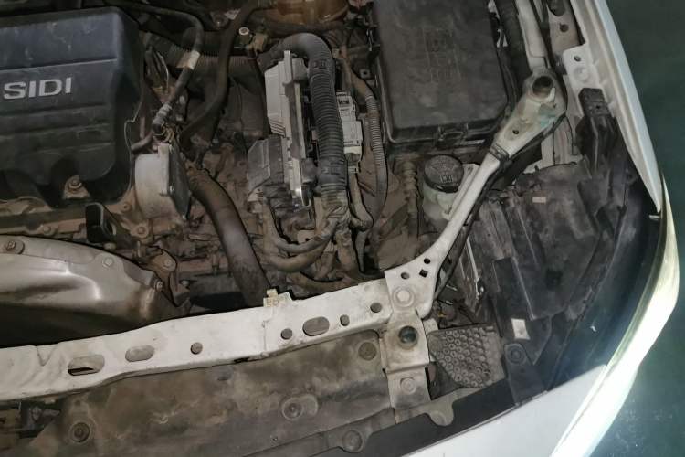 Used Buick Verano 2018 Sedan 15S Automatic Leading Model Engine Bay Left