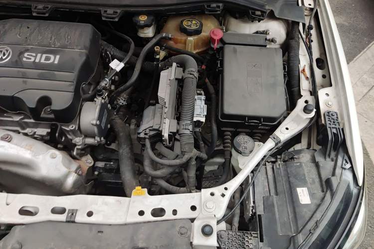 Used Buick Verano 2018 Sedan 15S Automatic Entry Model Engine Bay Left