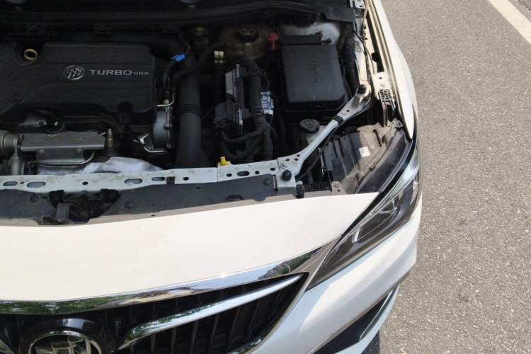 Used Buick Verano 2018 Sedan 20T Dual-Clutch Elite Model Engine Bay Left