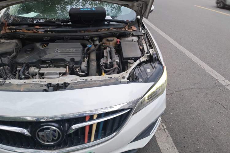 Used Buick Verano 2018 Sedan 20T Dual-Clutch Leading Model Engine Bay Left