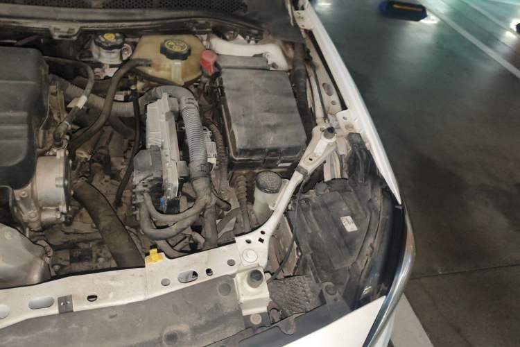 Used Buick Verano 2018 Sedan 15S Automatic Leading Model Engine Bay Left
