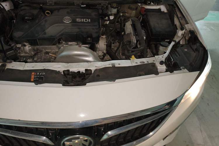 Used Buick Verano 2018 Sedan 15S Automatic Leading Model Engine Bay Left