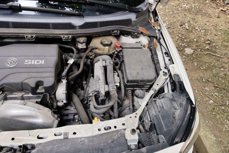Used Buick Verano 2018 Sedan 15S Automatic Entry Model Engine Bay Left