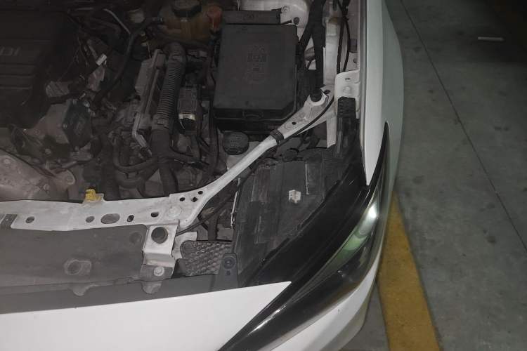Used Buick Verano 2018 Sedan 15S Automatic Leading Model Engine Bay Left