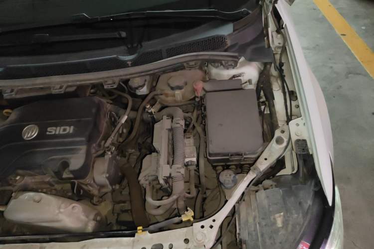 Used Buick Verano 2018 Sedan 15S Automatic Leading Model Engine Bay Left
