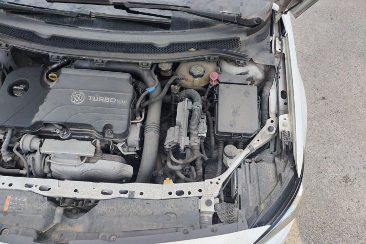 Used Buick Verano 2018 Sedan 20T Dual-Clutch Leading Model Engine Bay Left