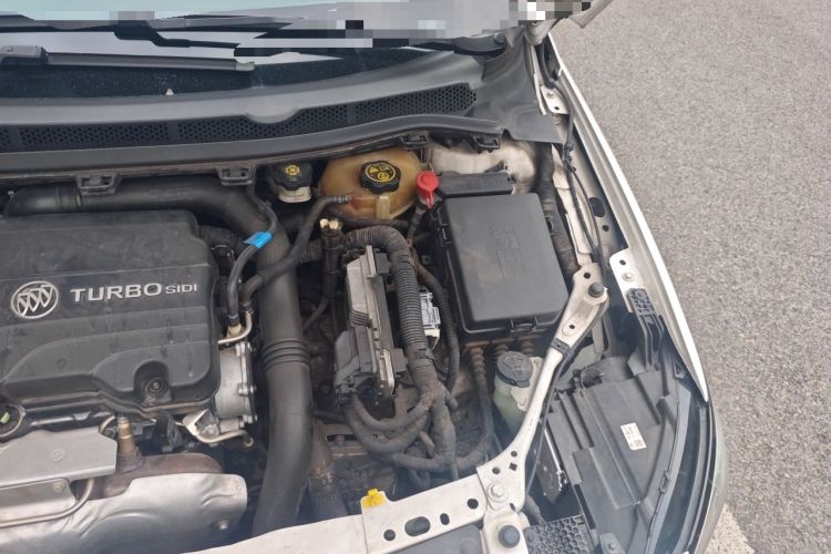 Used Buick Verano 2018 Sedan 20T Dual-Clutch Leading Model Engine Bay Left