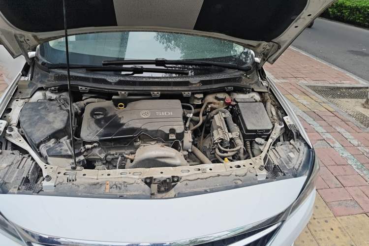 Used Buick Verano 2018 Sedan 15S Automatic Entry Model Engine Bay Left