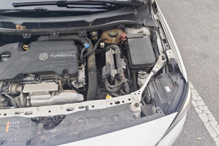 Used Buick Verano 2018 Sedan 20T Dual-Clutch Leading Model Engine Bay Left