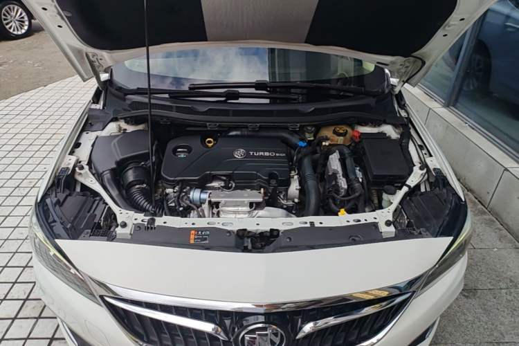 Used Buick Verano 2018 Sedan 20T Dual-Clutch Leading Model Engine Bay