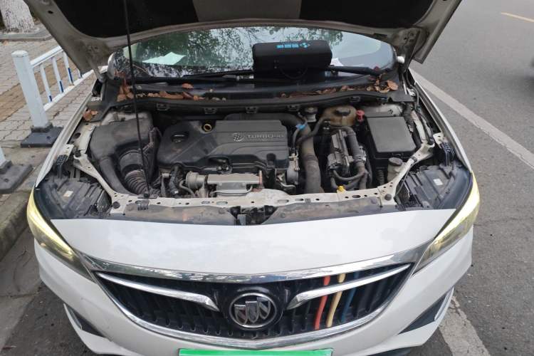 Used Buick Verano 2018 Sedan 20T Dual-Clutch Leading Model Engine Bay