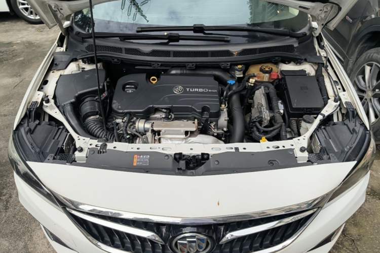 Used Buick Verano 2018 Sedan 20T Dual-Clutch Leading Model Engine Bay