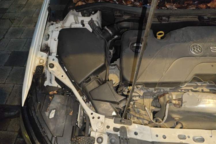 Used Buick Verano 2018 Sedan 15S Automatic Leading Model Engine Bay Right