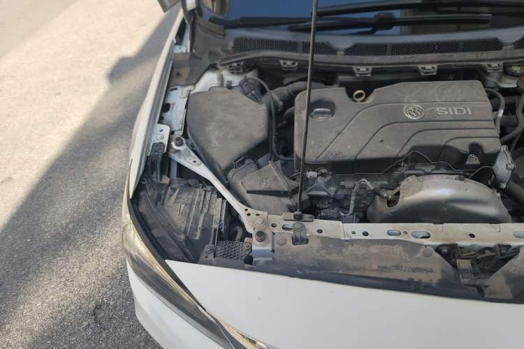 Used Buick Verano 2018 Sedan 15S Automatic Entry Model Engine Bay Right