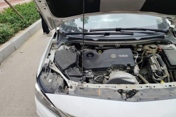 Used Buick Verano 2018 Sedan 15S Automatic Entry Model Engine Bay Right