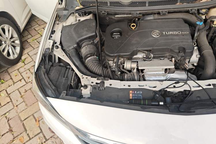 Used Buick Verano 2018 Sedan 20T Dual-Clutch Leading Model Engine Bay Right