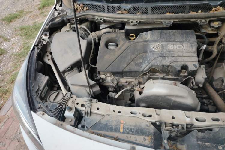 Used Buick Verano 2018 Hatchback 15S Automatic Leading Model Engine Bay Right