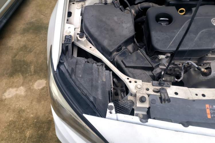 Used Buick Verano 2018 Hatchback 15S Automatic Leading Model Engine Bay Right