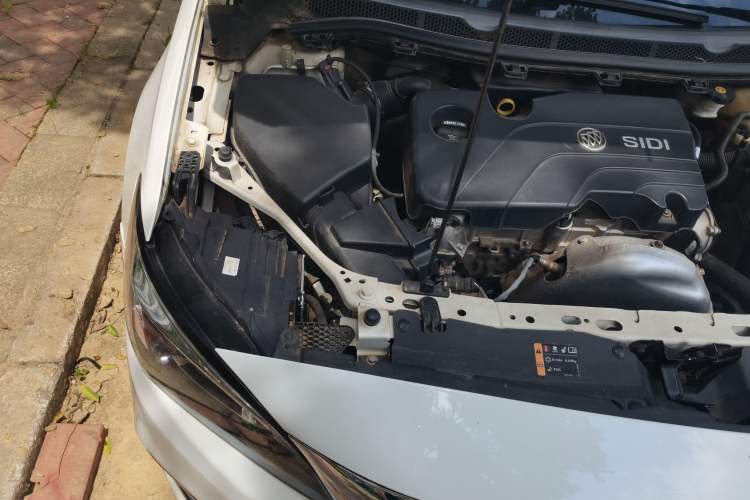 Used Buick Verano 2018 Sedan 15S Automatic Entry Model Engine Bay Right