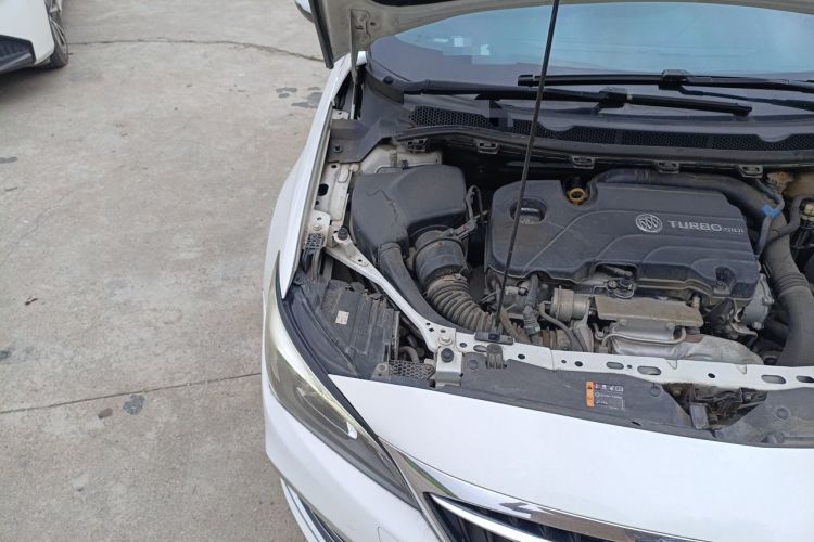 Used Buick Verano 2018 Sedan 20T Dual-Clutch Leading Model Engine Bay Right