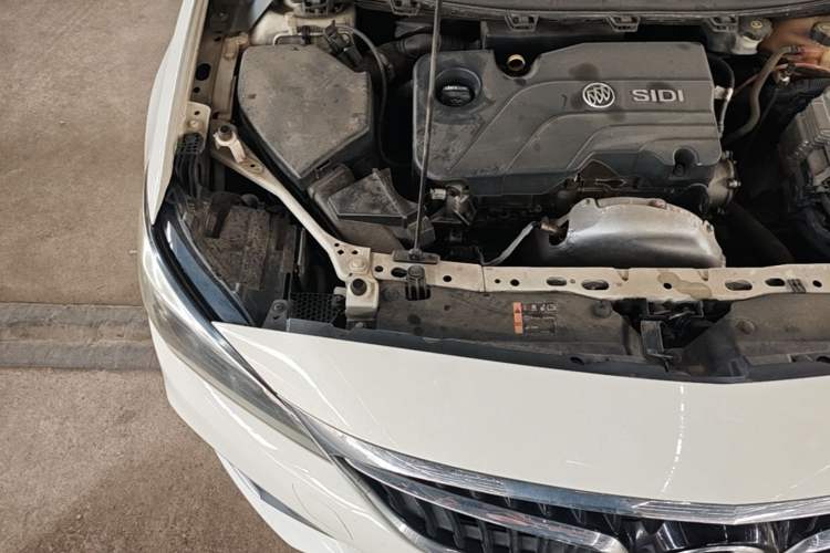 Used Buick Verano 2018 Sedan 15S Automatic Entry Model Engine Bay Right