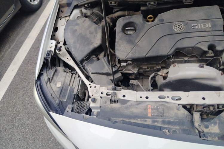 Used Buick Verano 2018 Sedan 15S Automatic Leading Model Engine Bay Right