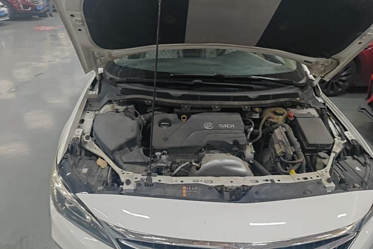 Used Buick Verano 2018 Sedan 15S Automatic Entry Model Engine Bay Right