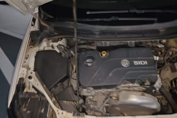 Used Buick Verano 2018 Sedan 15S Automatic Leading Model Engine Bay Right