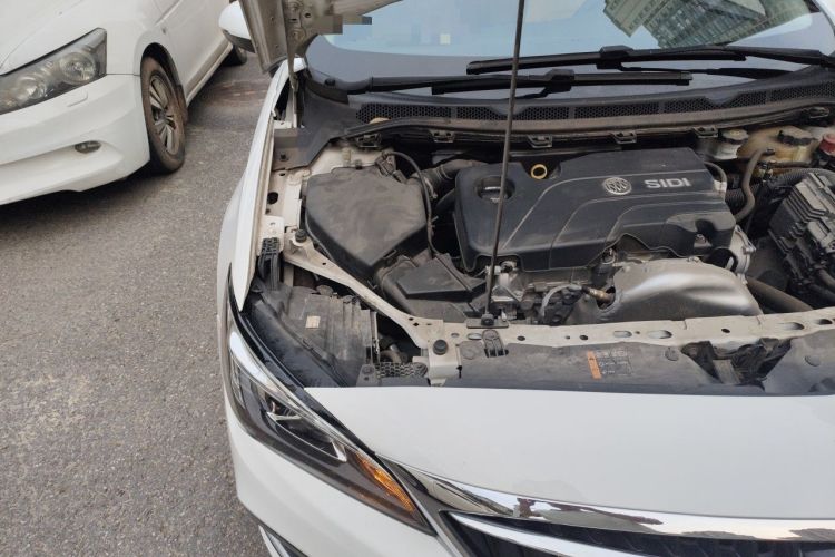 Used Buick Verano 2018 Sedan 15S Automatic Leading Model Engine Bay Right