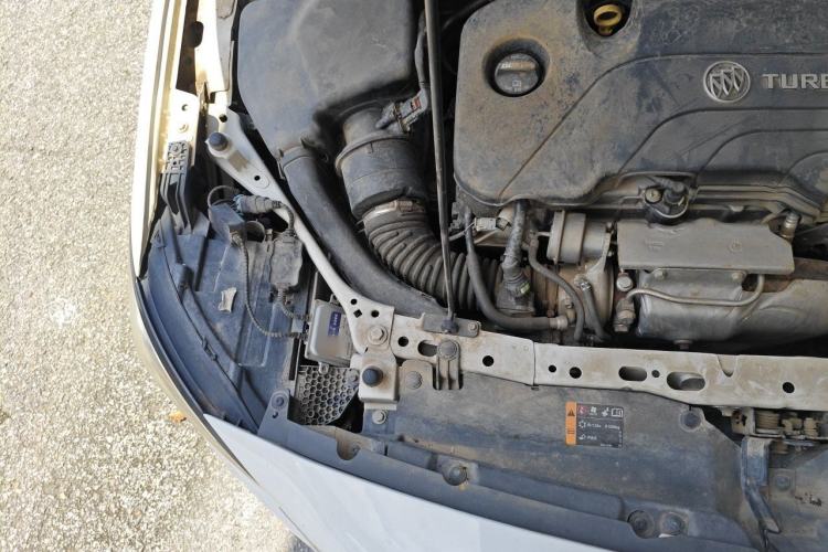 Used Buick Verano 2018 Sedan 20T Dual-Clutch Elite Model Engine Bay Right