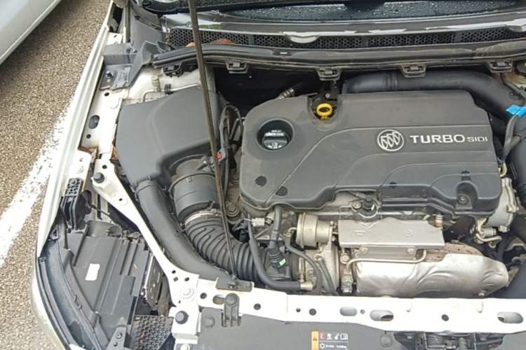 Used Buick Verano 2018 Sedan 20T Dual-Clutch Elite Model Engine Bay Right