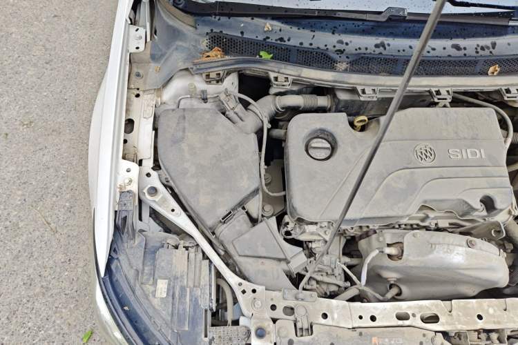 Used Buick Verano 2018 Sedan 15S Automatic Leading Model Engine Bay Right