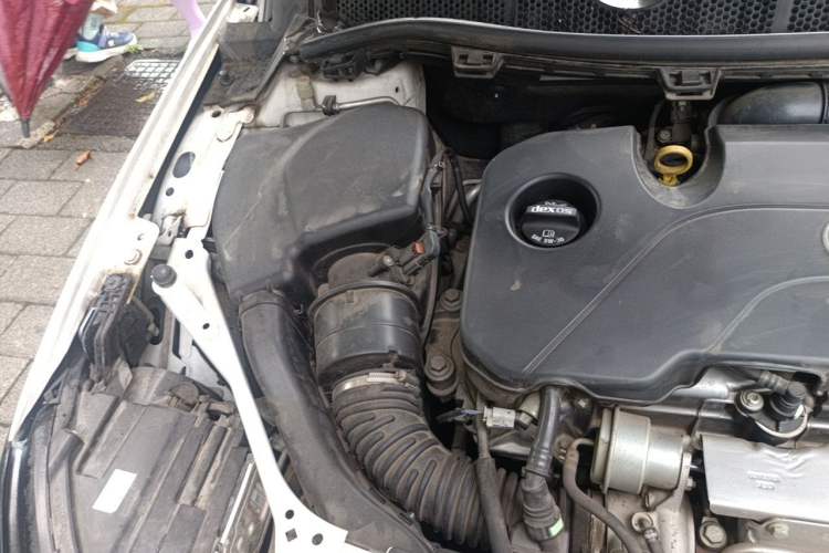 Used Buick Verano 2018 Sedan 20T Dual-Clutch Leading Model Engine Bay Right