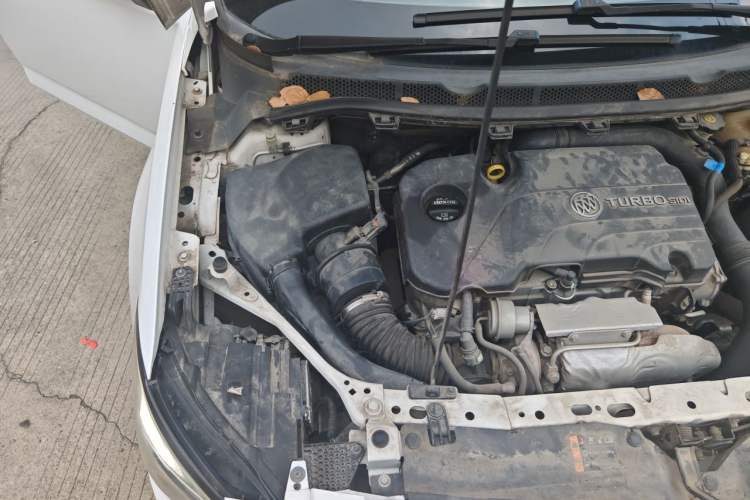 Used Buick Verano 2018 Sedan 20T Dual-Clutch Leading Model Engine Bay Right
