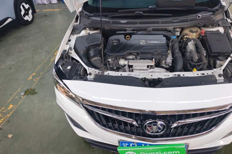 Used Buick Verano 2018 Sedan 20T Dual-Clutch Leading Model Engine Bay Right