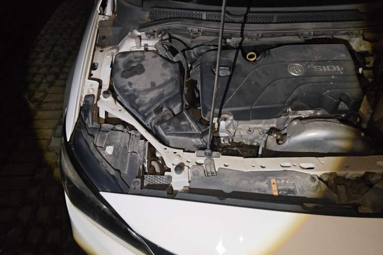 Used Buick Verano 2018 Sedan 15S Automatic Leading Model Engine Bay Right